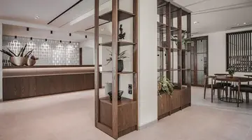 Planos Deluxe  Hotel