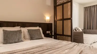 Planos Deluxe  Hotel