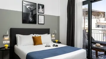 Play Theatrou a member of Brown Hotels