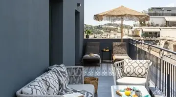 Play Theatrou a member of Brown Hotels
