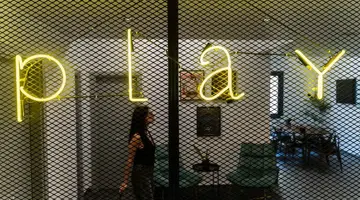 Play Theatrou