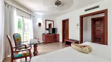 Playa Bachata Resort