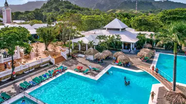 Playa Bachata Resort