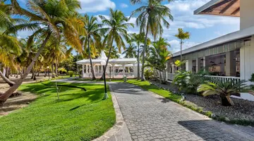 Playa Bachata Resort
