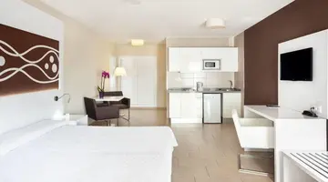 Playa Olid Suites & Apartments