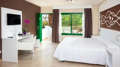 Playa Olid Suites & Apartments
