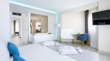 PLAYAOLID SUITES & APARTMENTS