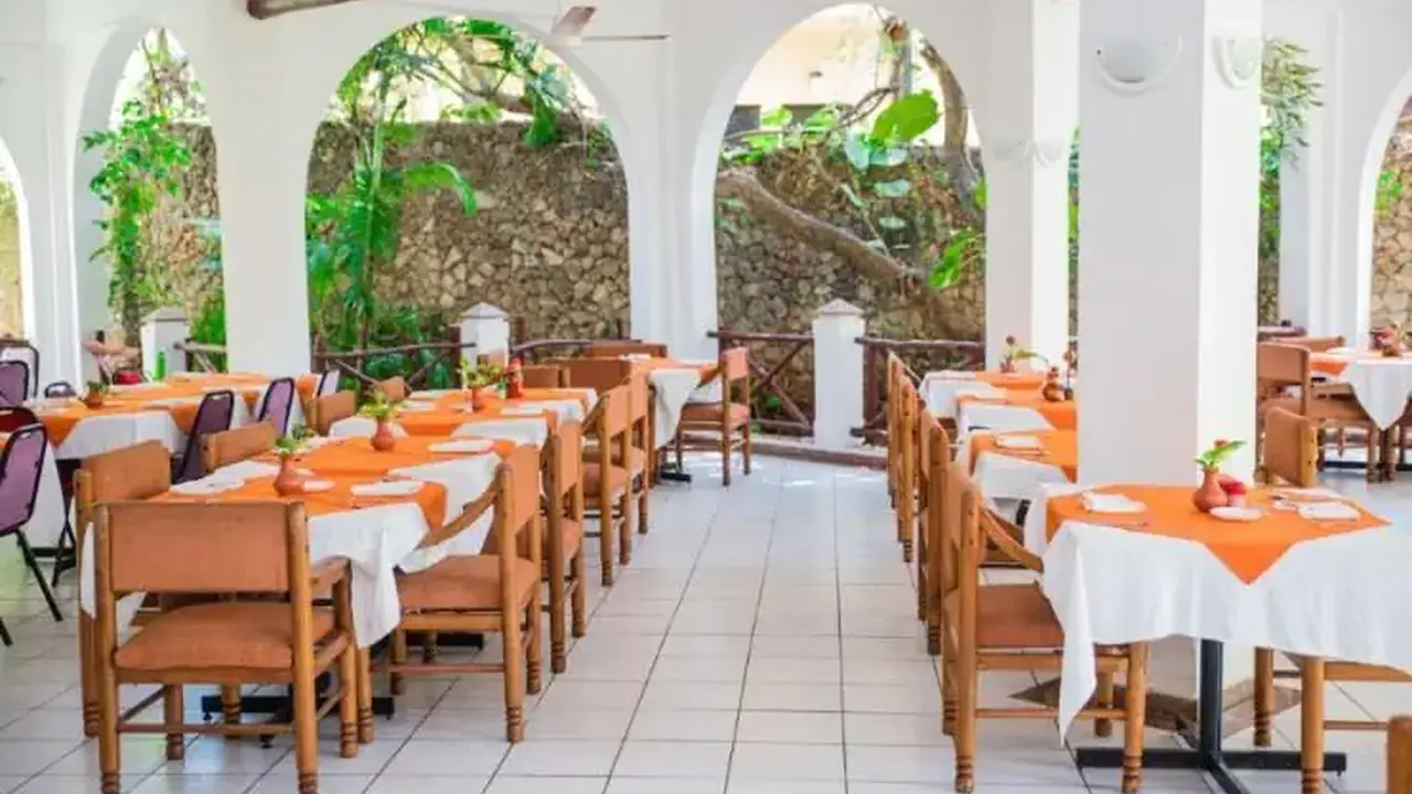 PLAZA BEACH HOTEL