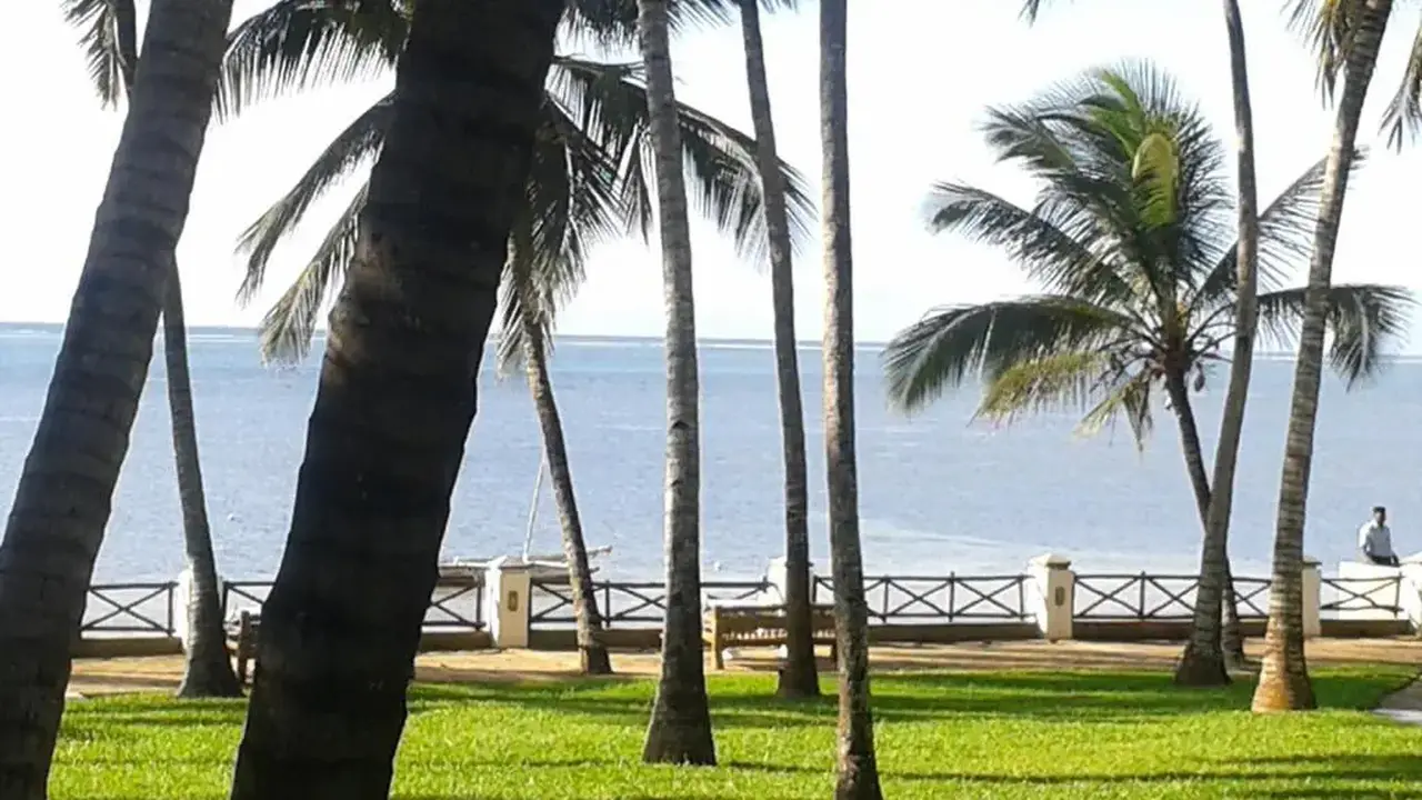 PLAZA BEACH HOTEL