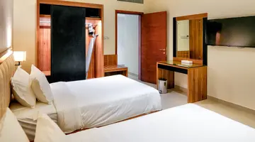 Plaza hotel and resort