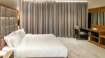 Plaza hotel and resort