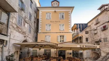 Plaza Marchi Old Town