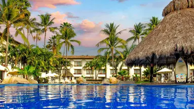 Plaza Pelicanos Club
