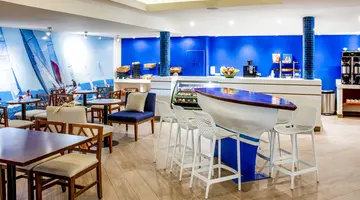 Plaza Pelicanos Club