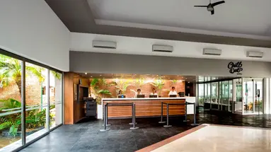 Plaza Pelicanos Club