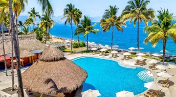 Plaza Pelicanos Club