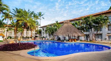 Plaza Pelicanos Club