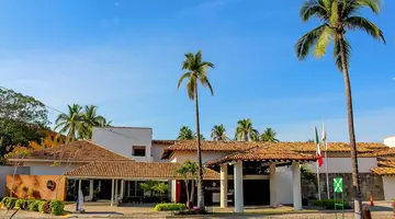 Plaza Pelicanos Club
