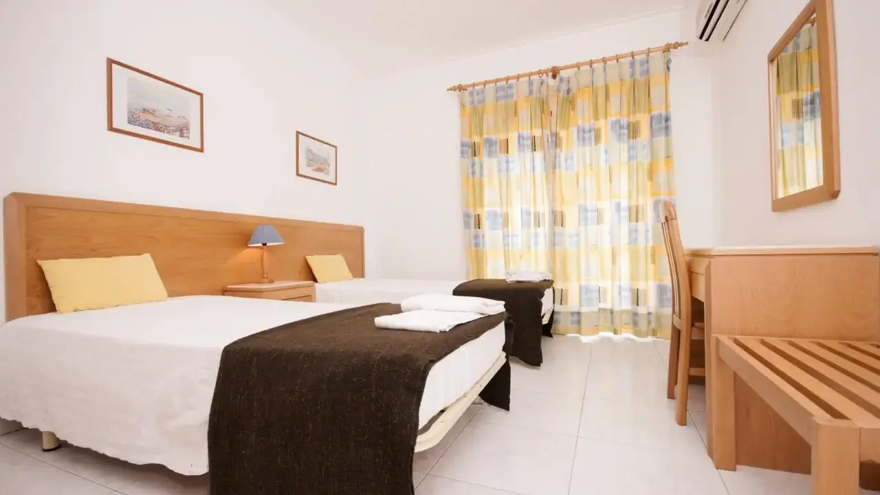 Plaza Real Aparthotel