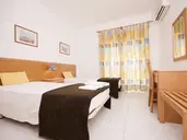 Plaza Real Aparthotel