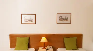 Plaza Real Aparthotel