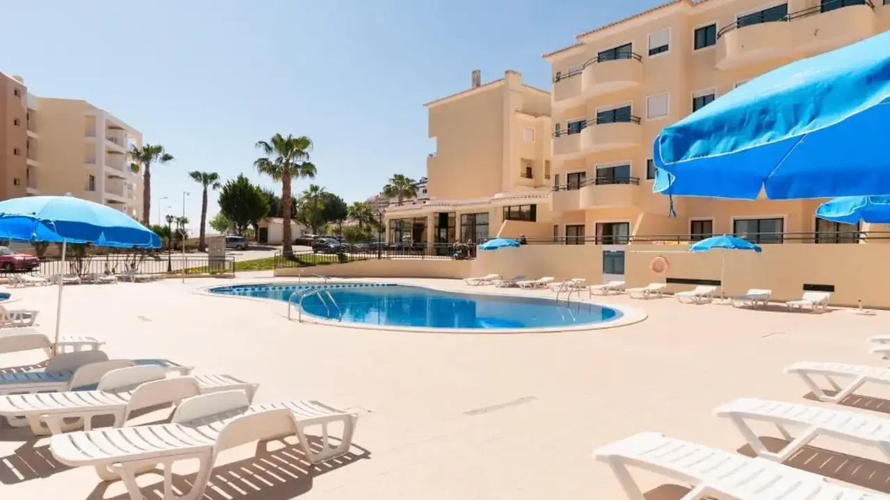 Plaza Real Aparthotel