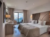 Plaza Regency Hotel (Suites)