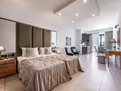Plaza Regency Hotel (Suites)
