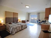 Plaza Regency Hotel (Suites)