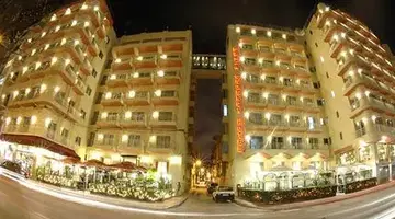 Plaza Regency Hotel (Suites)