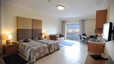 Plaza Regency Hotel (Suites)