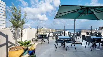 Plaza Regency Hotel