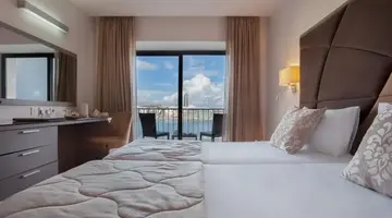 Plaza Regency Hotel