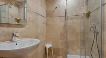 Plaza Regency Hotel