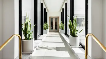Plaza Regency Hotel