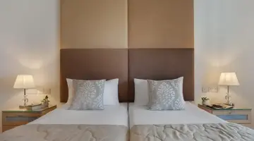 Plaza Regency Hotel