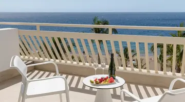 Plus Fariones Suite Hotel