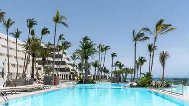 Plus Fariones Suite Hotel