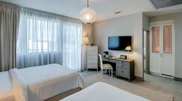 Plymouth Miami Beach