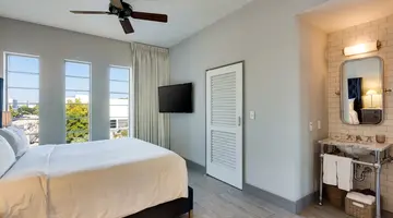 Plymouth Miami Beach