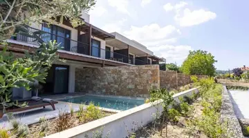 Pnoes Luxury Suites