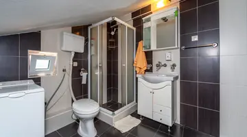 POD LOZOM ROOMS & APARTMENTS