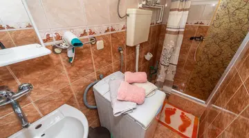 POD LOZOM ROOMS & APARTMENTS