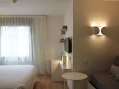 Pol & Grace Hotel
