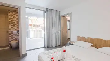 Pollis Hotel