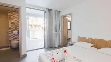 Pollis Hotel