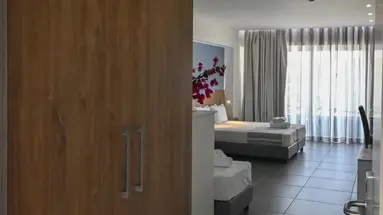 Pollis Hotel
