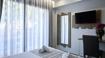 Pollis Hotel
