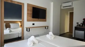 Pollis Hotel