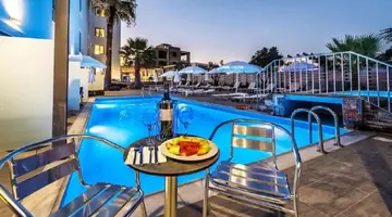 Pollis Hotel